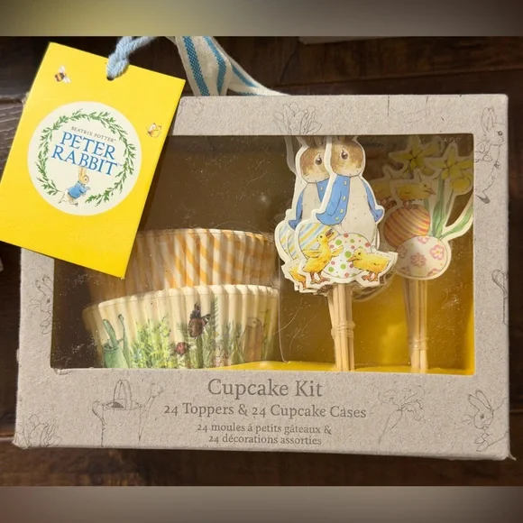 Beatrix Potter Peter Rabbit cupcake decor - Picture 2 of 6
